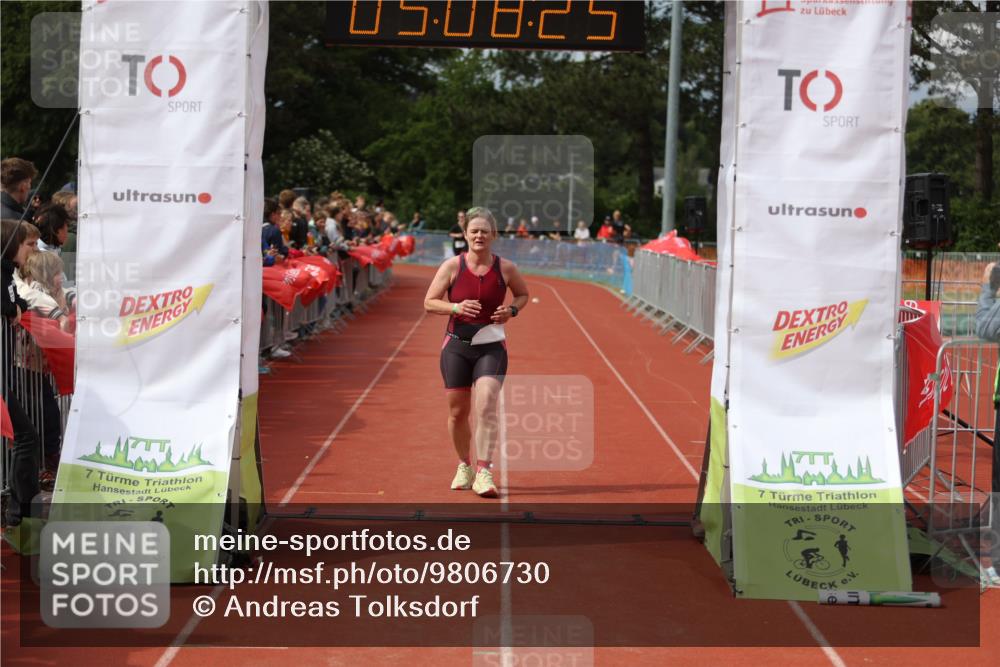 14.06.2026 - 7 Türme Triathlon Andreas Tolksdorf http://msf.ph/oto/9806730 14.06.2026 16:08:23 Ziel 1075, 1244 meine-sportfotos.de