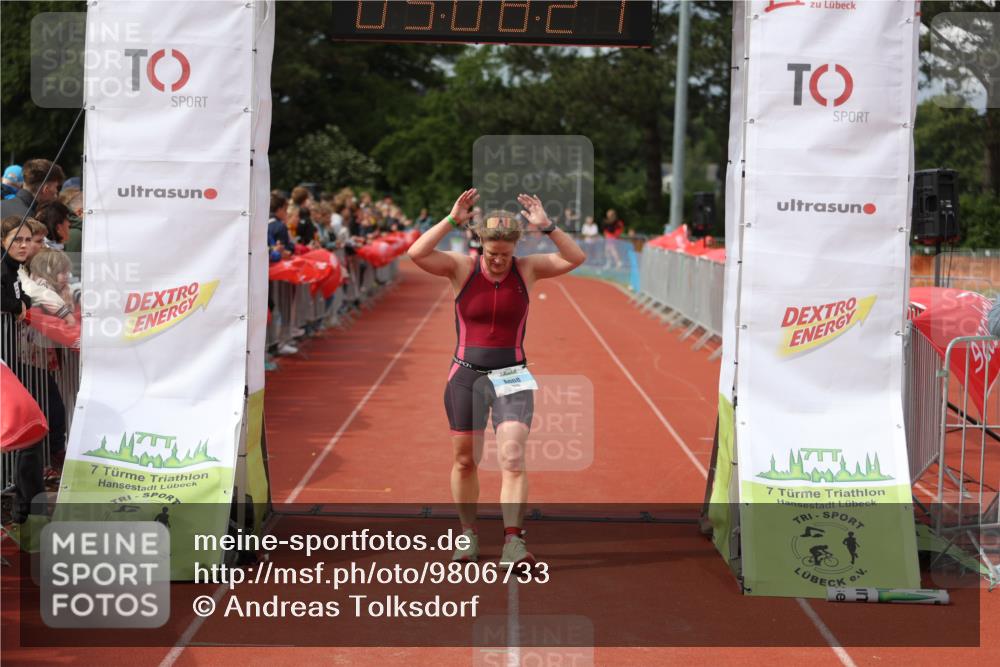 14.06.2026 - 7 Türme Triathlon Andreas Tolksdorf http://msf.ph/oto/9806733 14.06.2026 16:08:25 Ziel 1075, 1244 meine-sportfotos.de