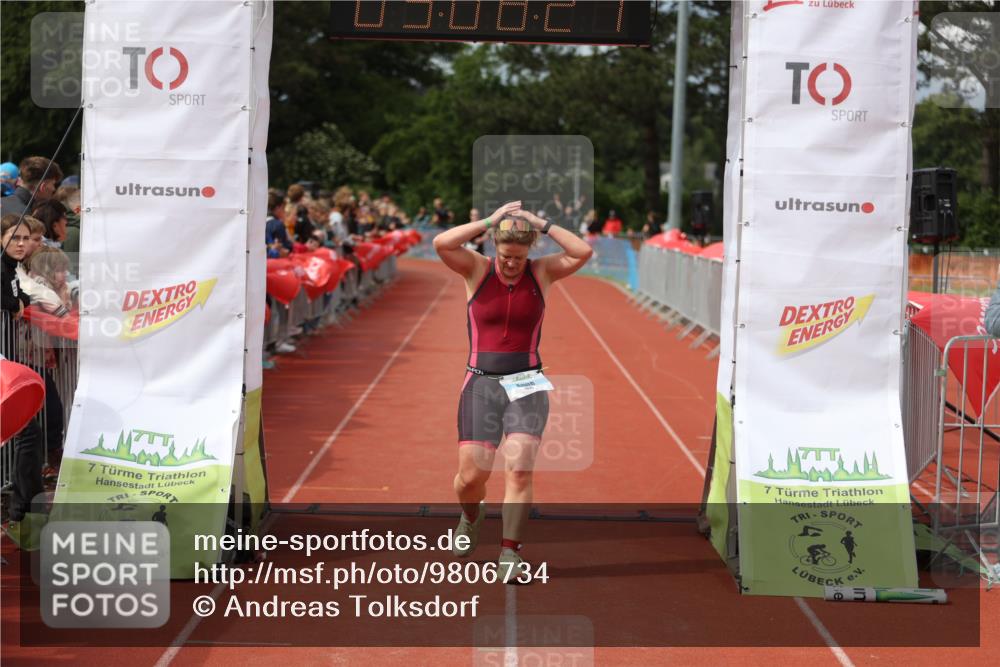 14.06.2026 - 7 Türme Triathlon Andreas Tolksdorf http://msf.ph/oto/9806734 14.06.2026 16:08:25 Ziel 1075, 1244 meine-sportfotos.de