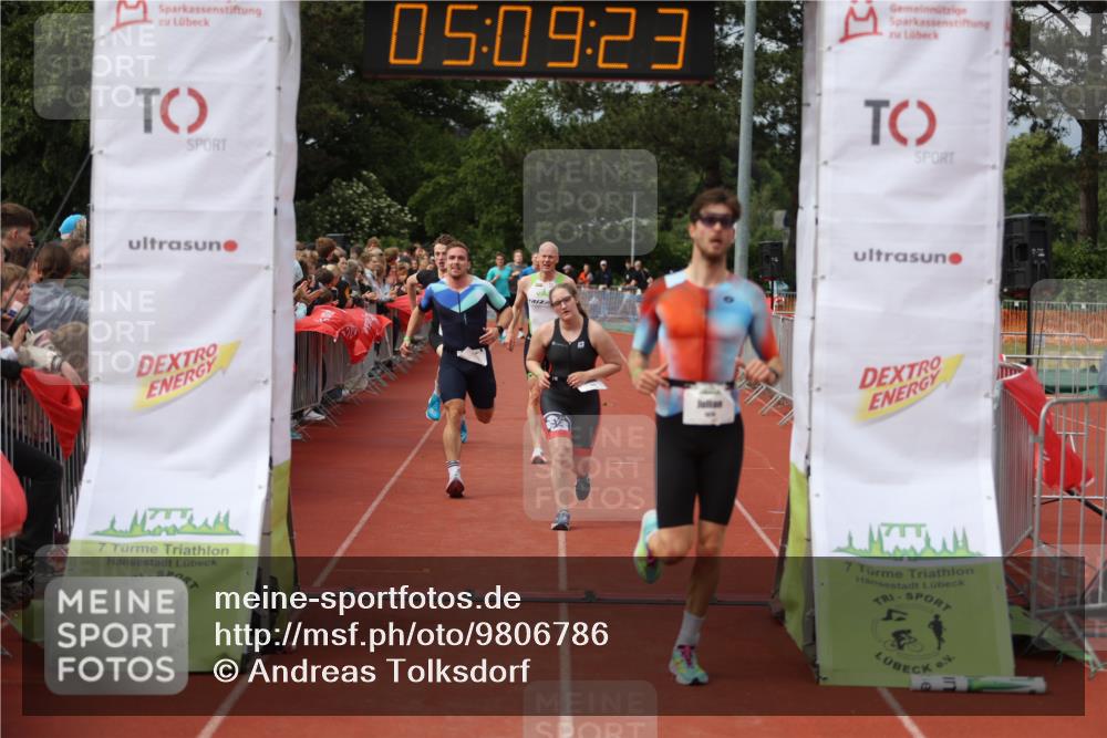 14.06.2026 - 7 Türme Triathlon Andreas Tolksdorf http://msf.ph/oto/9806786 14.06.2026 16:09:21 Ziel 1215, 1295, 1371, 1409, 1432, 1474, 1574 meine-sportfotos.de