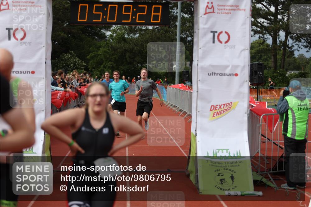 14.06.2026 - 7 Türme Triathlon Andreas Tolksdorf http://msf.ph/oto/9806795 14.06.2026 16:09:27 Ziel 1215, 1295, 1371, 1409, 1432, 1467, 1474, 1574 meine-sportfotos.de