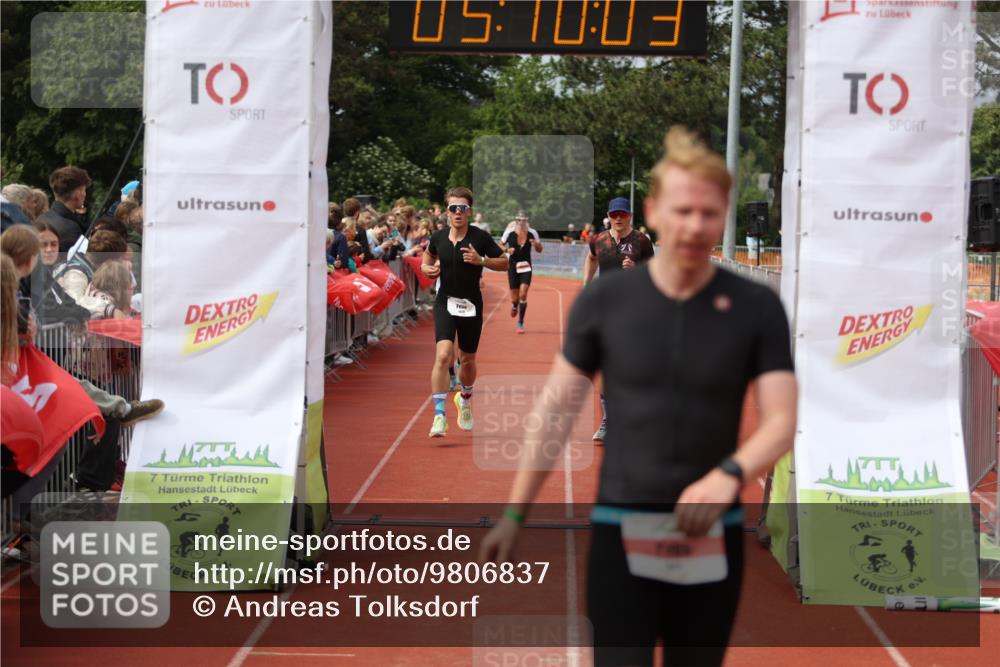 14.06.2026 - 7 Türme Triathlon Andreas Tolksdorf http://msf.ph/oto/9806837 14.06.2026 16:10:02 Ziel 637, 641, 700, 708, 1279, 1428, 1537 meine-sportfotos.de