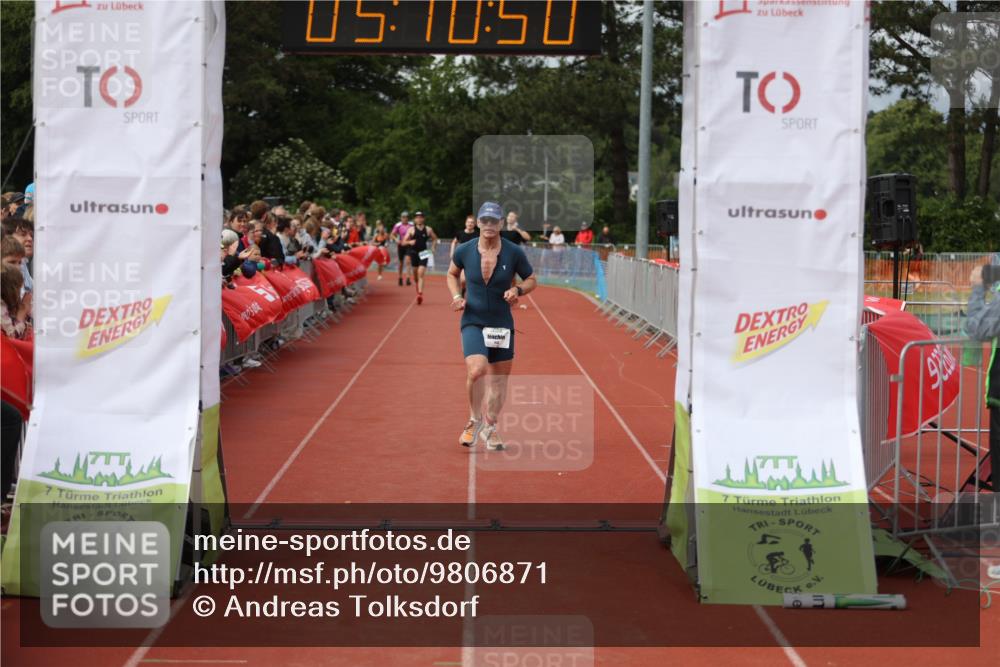 14.06.2026 - 7 Türme Triathlon Andreas Tolksdorf http://msf.ph/oto/9806871 14.06.2026 16:10:48 Ziel 1083, 1440, 1650 meine-sportfotos.de
