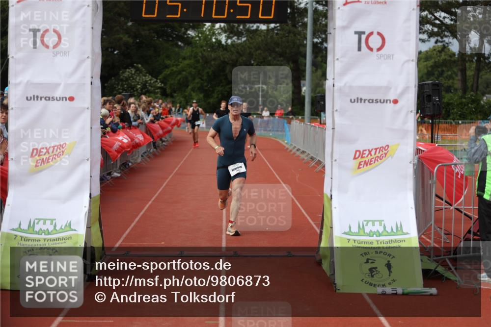 14.06.2026 - 7 Türme Triathlon Andreas Tolksdorf http://msf.ph/oto/9806873 14.06.2026 16:10:48 Ziel 1083, 1440, 1650 meine-sportfotos.de