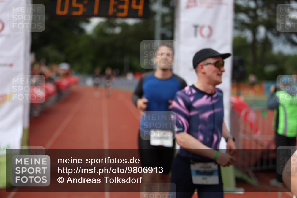 14.06.2026 - 7 Türme Triathlon Andreas Tolksdorf http://msf.ph/oto/9806913 14.06.2026 16:11:32 Ziel 1015, 1223, 1473, 1696 meine-sportfotos.de