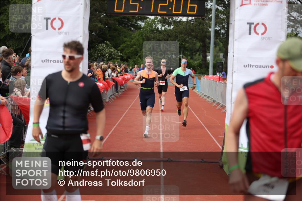14.06.2026 - 7 Türme Triathlon Andreas Tolksdorf http://msf.ph/oto/9806950 14.06.2026 16:12:04 Ziel 636, 734, 1218, 1232, 1247, 1311, 1384 meine-sportfotos.de