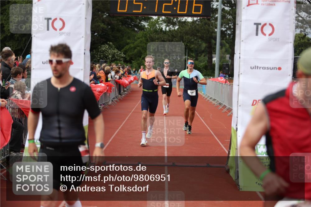 14.06.2026 - 7 Türme Triathlon Andreas Tolksdorf http://msf.ph/oto/9806951 14.06.2026 16:12:04 Ziel 636, 734, 1218, 1232, 1247, 1311, 1384 meine-sportfotos.de