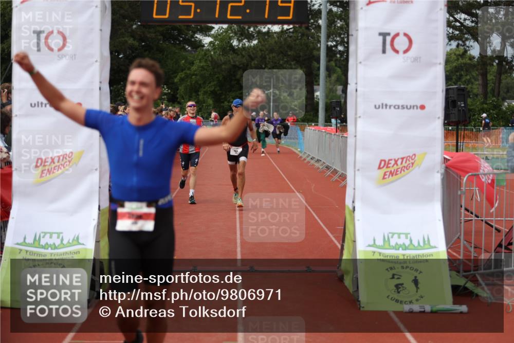 14.06.2026 - 7 Türme Triathlon Andreas Tolksdorf http://msf.ph/oto/9806971 14.06.2026 16:12:18 Ziel 683, 729, 968, 1216, 1455, 1631, 1772 meine-sportfotos.de