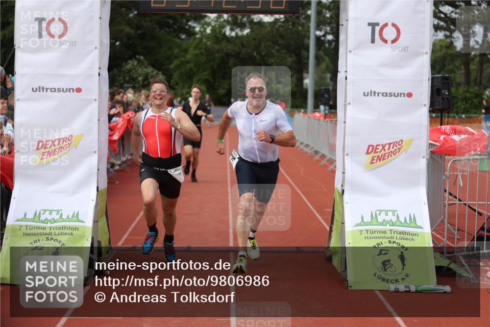 14.06.2026 - 7 Türme Triathlon Andreas Tolksdorf http://msf.ph/oto/9806986 14.06.2026 16:12:34 Ziel 1399, 1403, 1427, 1502 meine-sportfotos.de