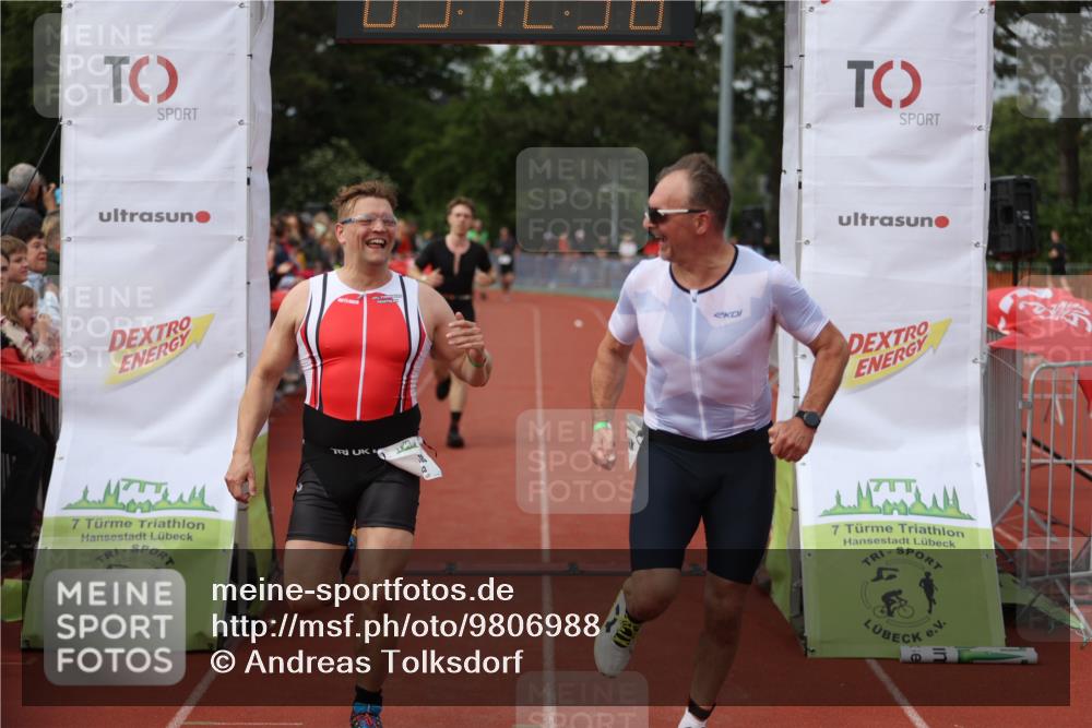 14.06.2026 - 7 Türme Triathlon Andreas Tolksdorf http://msf.ph/oto/9806988 14.06.2026 16:12:35 Ziel 1399, 1403, 1427, 1502 meine-sportfotos.de