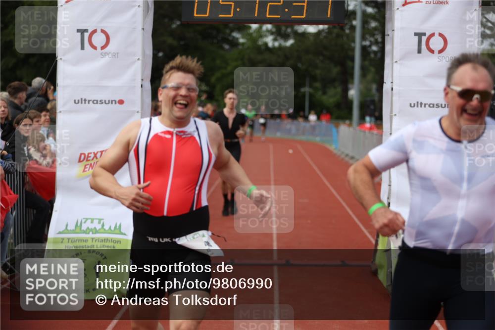 14.06.2026 - 7 Türme Triathlon Andreas Tolksdorf http://msf.ph/oto/9806990 14.06.2026 16:12:35 Ziel 1399, 1403, 1427, 1502 meine-sportfotos.de