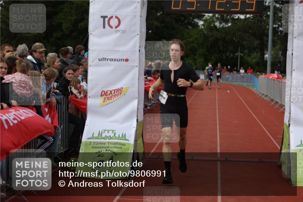 14.06.2026 - 7 Türme Triathlon Andreas Tolksdorf http://msf.ph/oto/9806991 14.06.2026 16:12:37 Ziel 1399, 1403, 1427 meine-sportfotos.de
