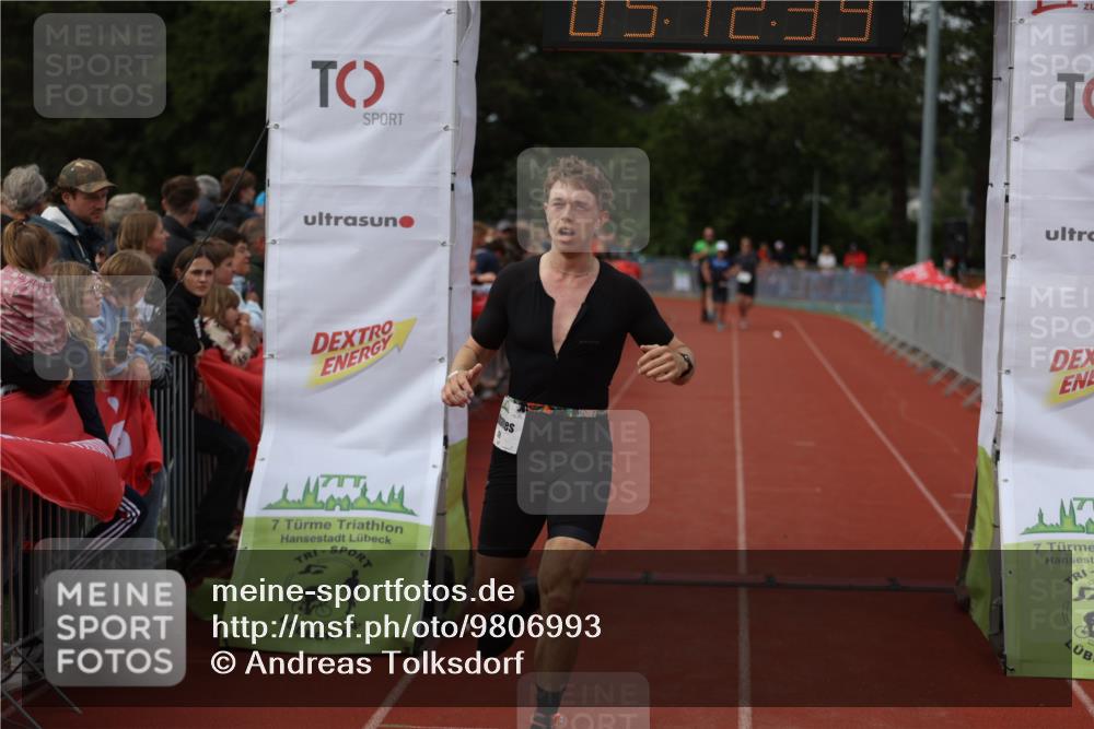 14.06.2026 - 7 Türme Triathlon Andreas Tolksdorf http://msf.ph/oto/9806993 14.06.2026 16:12:38 Ziel 1399, 1403, 1427 meine-sportfotos.de