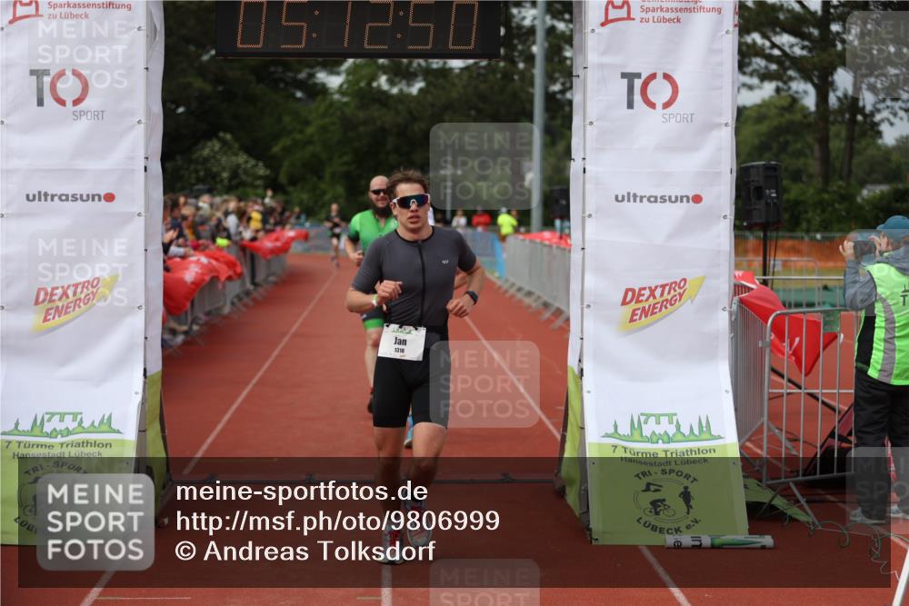 14.06.2026 - 7 Türme Triathlon Andreas Tolksdorf http://msf.ph/oto/9806999 14.06.2026 16:12:48 Ziel 660, 1201, 1318 meine-sportfotos.de