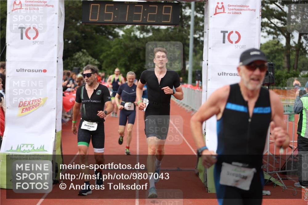 14.06.2026 - 7 Türme Triathlon Andreas Tolksdorf http://msf.ph/oto/9807043 14.06.2026 16:13:28 Ziel 705, 1208, 1272, 1347, 1391, 1445, 1468, 1479 meine-sportfotos.de