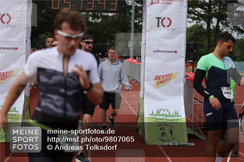 14.06.2026 - 7 Türme Triathlon Andreas Tolksdorf http://msf.ph/oto/9807065 14.06.2026 16:13:41 Ziel 705, 1220, 1276, 1374, 1393, 1413, 1468, 1729, 1776 meine-sportfotos.de