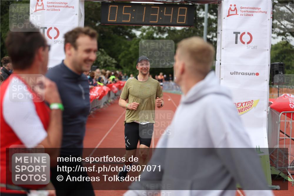 14.06.2026 - 7 Türme Triathlon Andreas Tolksdorf http://msf.ph/oto/9807071 14.06.2026 16:13:46 Ziel 1220, 1276, 1374, 1393, 1413, 1433, 1776 meine-sportfotos.de