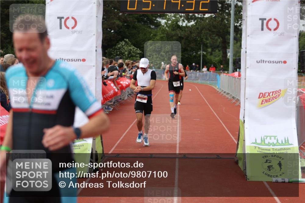 14.06.2026 - 7 Türme Triathlon Andreas Tolksdorf http://msf.ph/oto/9807100 14.06.2026 16:14:30 Ziel 621, 1202, 1270, 1411 meine-sportfotos.de