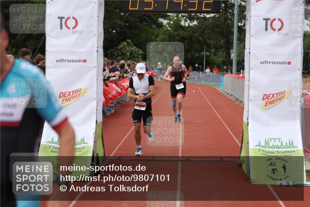 14.06.2026 - 7 Türme Triathlon Andreas Tolksdorf http://msf.ph/oto/9807101 14.06.2026 16:14:31 Ziel 621, 1202, 1270, 1411 meine-sportfotos.de