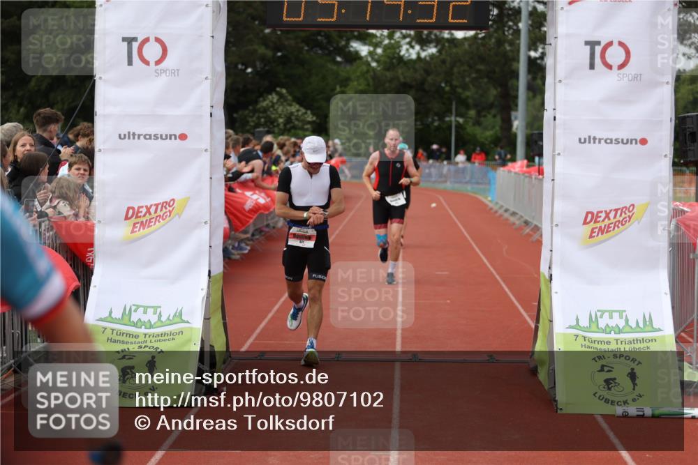 14.06.2026 - 7 Türme Triathlon Andreas Tolksdorf http://msf.ph/oto/9807102 14.06.2026 16:14:31 Ziel 621, 1202, 1270, 1411 meine-sportfotos.de