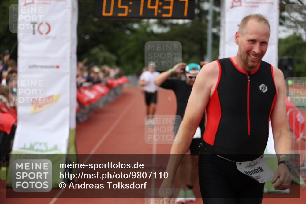 14.06.2026 - 7 Türme Triathlon Andreas Tolksdorf http://msf.ph/oto/9807110 14.06.2026 16:14:36 Ziel 621, 712, 1202, 1252, 1270, 1411 meine-sportfotos.de