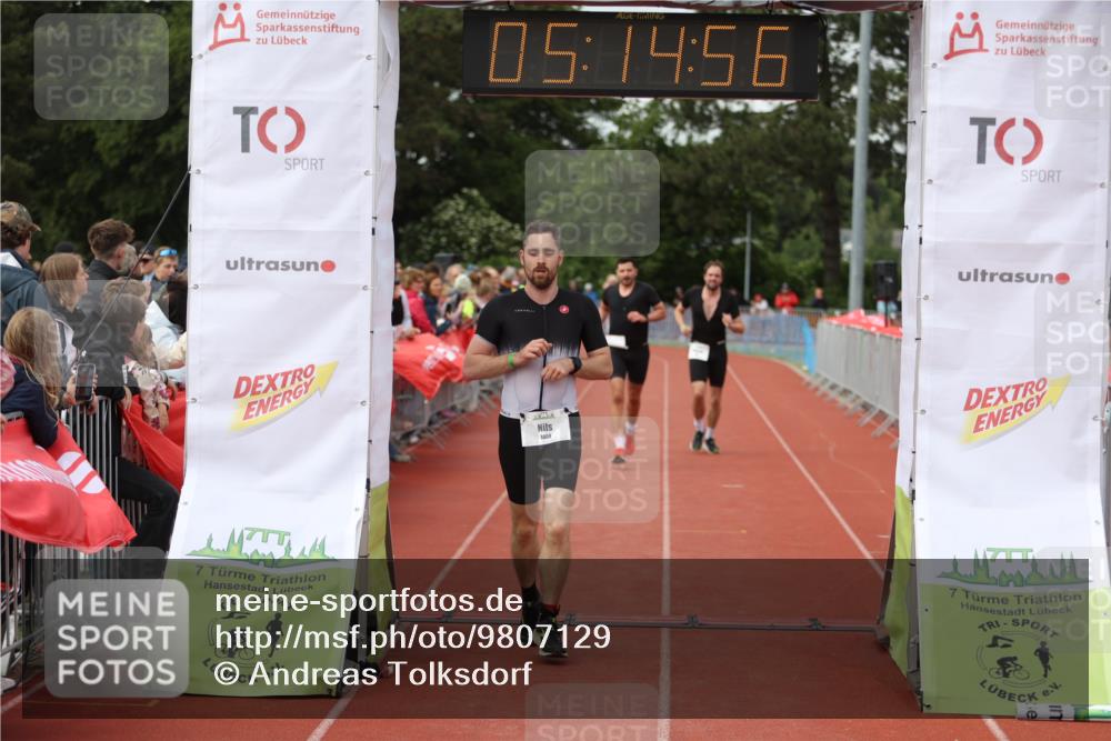 14.06.2026 - 7 Türme Triathlon Andreas Tolksdorf http://msf.ph/oto/9807129 14.06.2026 16:14:55 Ziel 1271, 1351, 1389, 1404 meine-sportfotos.de
