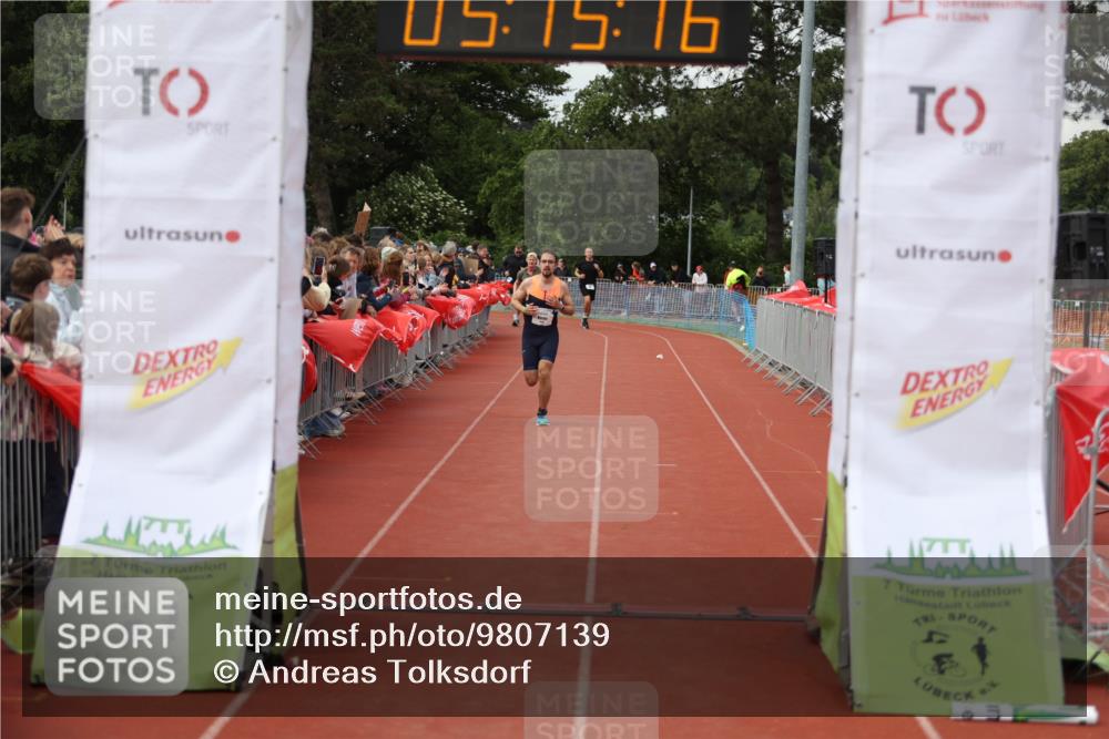 14.06.2026 - 7 Türme Triathlon Andreas Tolksdorf http://msf.ph/oto/9807139 14.06.2026 16:15:15 Ziel 1259, 1436 meine-sportfotos.de