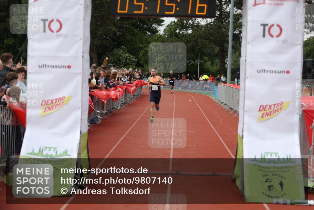 14.06.2026 - 7 Türme Triathlon Andreas Tolksdorf http://msf.ph/oto/9807140 14.06.2026 16:15:15 Ziel 1259, 1436 meine-sportfotos.de