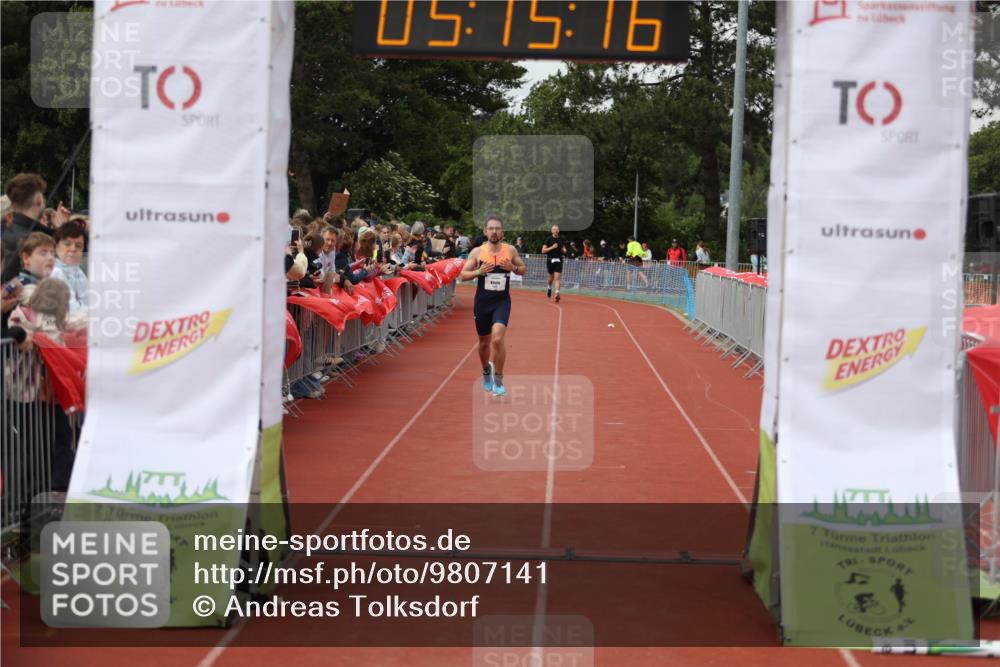 14.06.2026 - 7 Türme Triathlon Andreas Tolksdorf http://msf.ph/oto/9807141 14.06.2026 16:15:15 Ziel 1259, 1436 meine-sportfotos.de