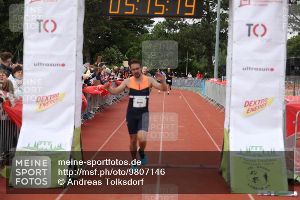 14.06.2026 - 7 Türme Triathlon Andreas Tolksdorf http://msf.ph/oto/9807146 14.06.2026 16:15:18 Ziel 1259, 1436, 1451 meine-sportfotos.de