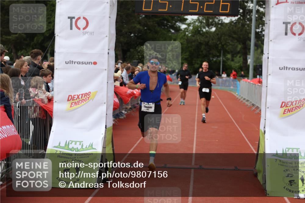 14.06.2026 - 7 Türme Triathlon Andreas Tolksdorf http://msf.ph/oto/9807156 14.06.2026 16:15:25 Ziel 1002, 1187, 1259, 1299, 1436, 1451 meine-sportfotos.de