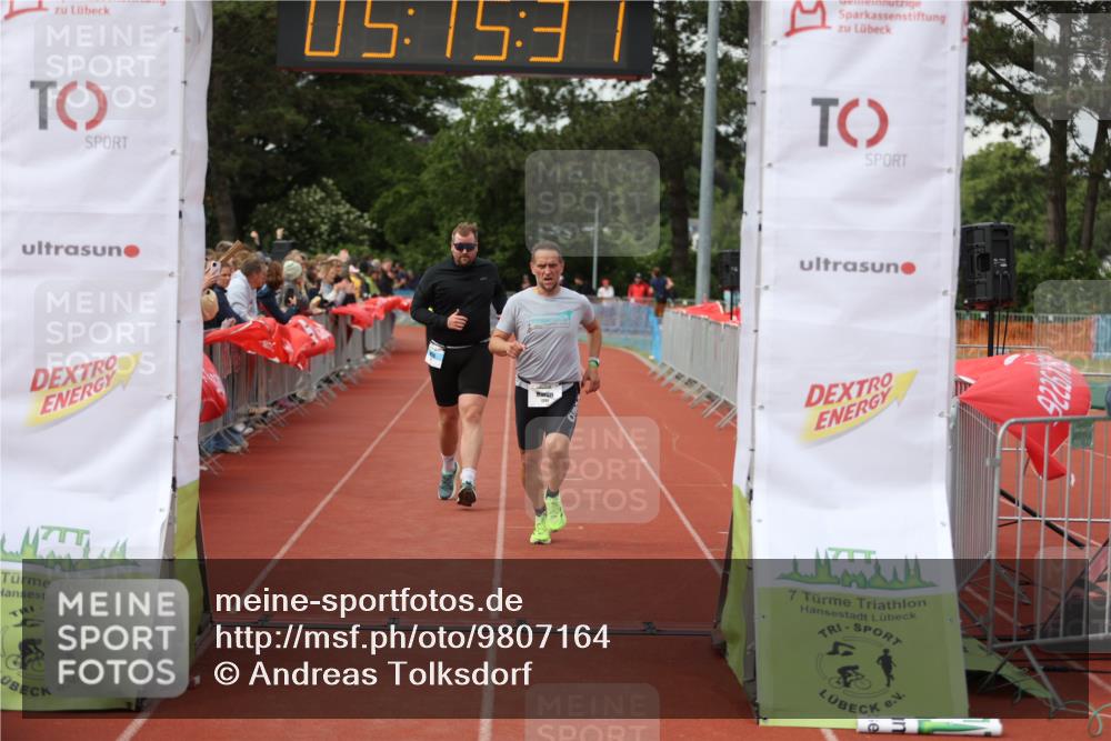 14.06.2026 - 7 Türme Triathlon Andreas Tolksdorf http://msf.ph/oto/9807164 14.06.2026 16:15:30 Ziel 1002, 1187, 1259, 1282, 1299, 1451 meine-sportfotos.de