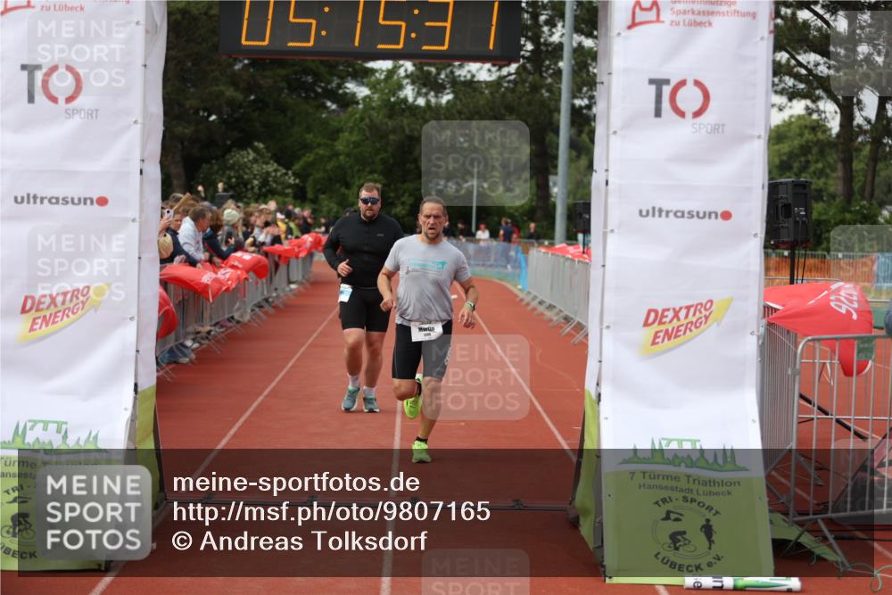 14.06.2026 - 7 Türme Triathlon Andreas Tolksdorf http://msf.ph/oto/9807165 14.06.2026 16:15:30 Ziel 1002, 1187, 1259, 1282, 1299, 1451 meine-sportfotos.de