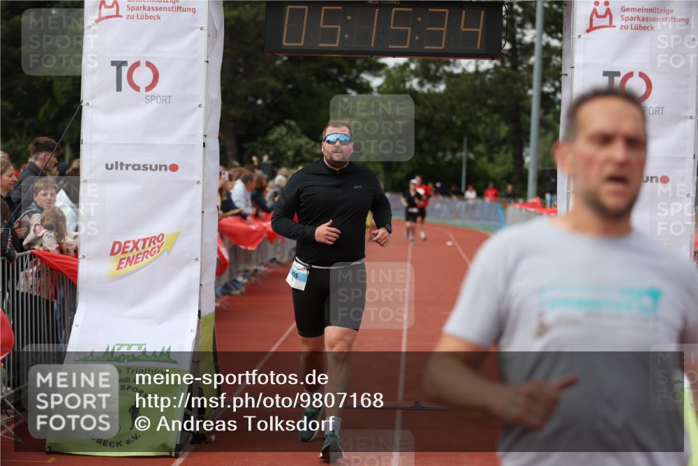 14.06.2026 - 7 Türme Triathlon Andreas Tolksdorf http://msf.ph/oto/9807168 14.06.2026 16:15:33 Ziel 1002, 1187, 1282, 1299, 1305, 1406, 1451 meine-sportfotos.de