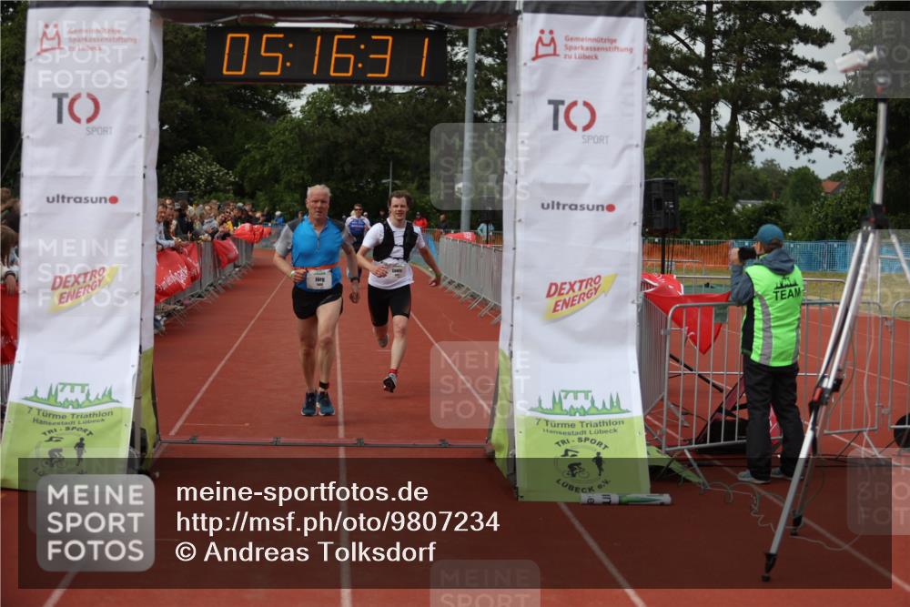 14.06.2026 - 7 Türme Triathlon Andreas Tolksdorf http://msf.ph/oto/9807234 14.06.2026 16:16:30 Ziel 1327, 1333, 1408, 1732 meine-sportfotos.de
