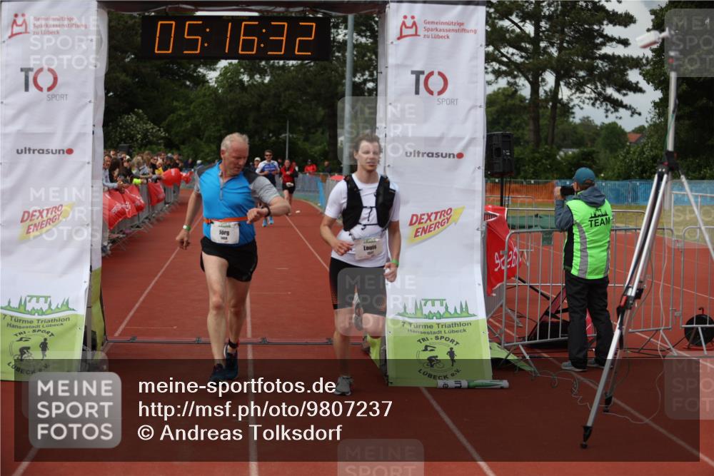 14.06.2026 - 7 Türme Triathlon Andreas Tolksdorf http://msf.ph/oto/9807237 14.06.2026 16:16:31 Ziel 1327, 1333, 1408 meine-sportfotos.de