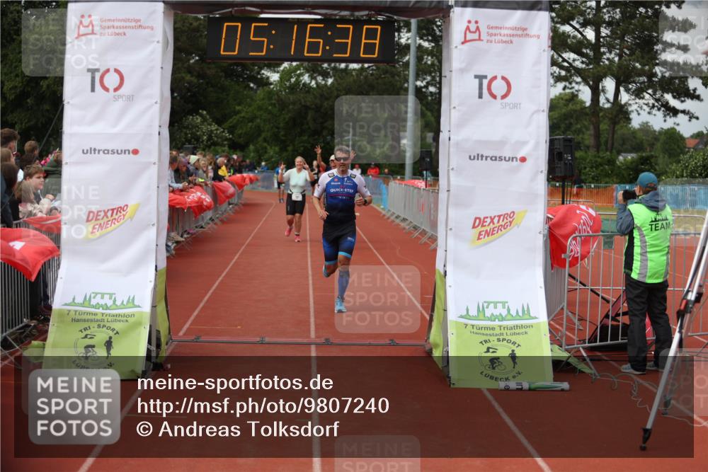 14.06.2026 - 7 Türme Triathlon Andreas Tolksdorf http://msf.ph/oto/9807240 14.06.2026 16:16:37 Ziel 1327, 1333, 1408, 1637, 1706, 1753 meine-sportfotos.de