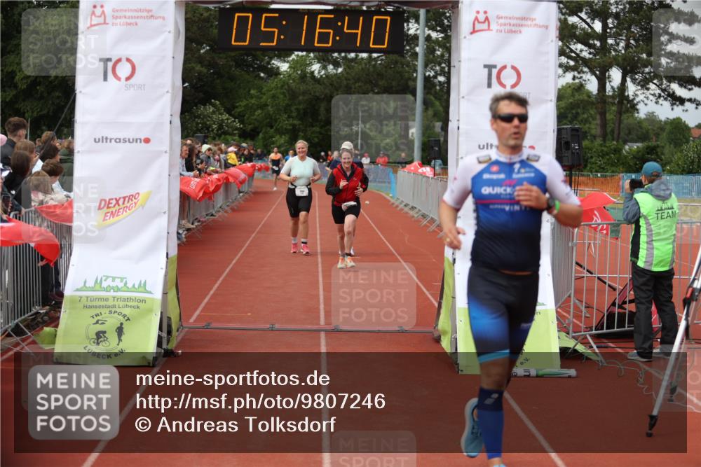 14.06.2026 - 7 Türme Triathlon Andreas Tolksdorf http://msf.ph/oto/9807246 14.06.2026 16:16:39 Ziel 1327, 1333, 1408, 1637, 1706, 1753 meine-sportfotos.de