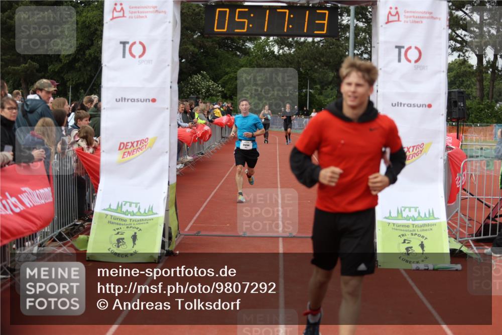14.06.2026 - 7 Türme Triathlon Andreas Tolksdorf http://msf.ph/oto/9807292 14.06.2026 16:17:11 Ziel 1085, 1217, 1352, 1441 meine-sportfotos.de