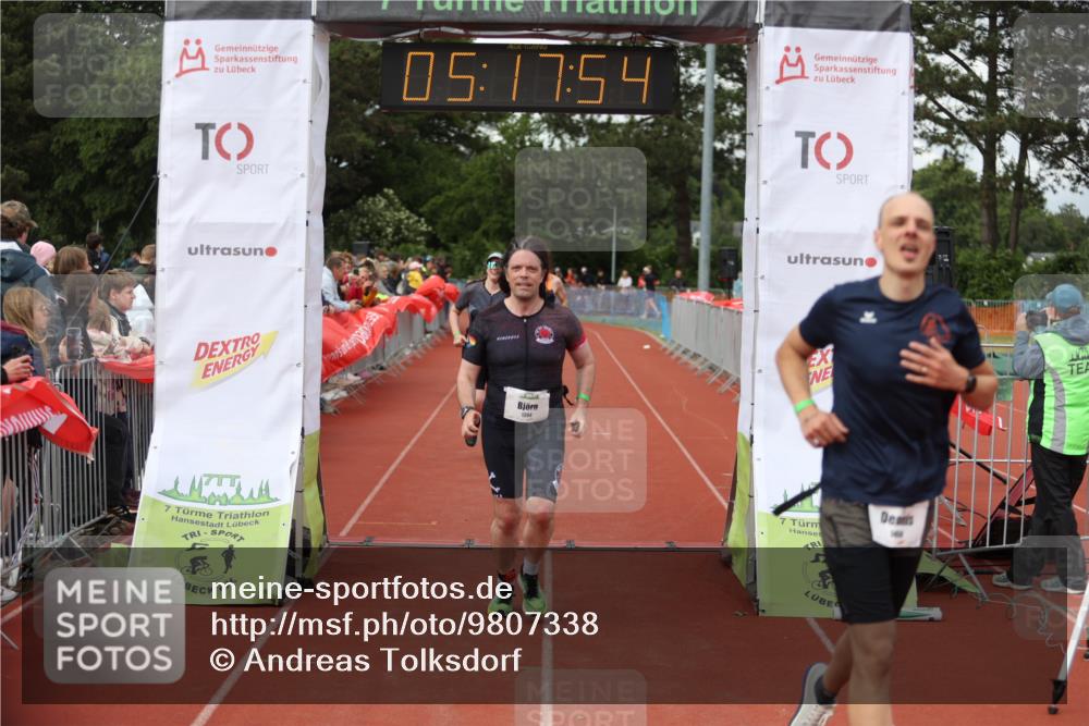 14.06.2026 - 7 Türme Triathlon Andreas Tolksdorf http://msf.ph/oto/9807338 14.06.2026 16:17:53 Ziel 1222, 1332, 1372, 1394, 1450, 1465, 1552 meine-sportfotos.de