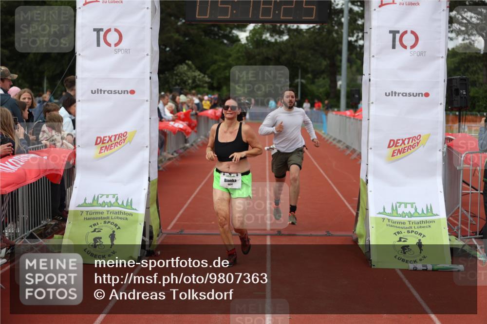 14.06.2026 - 7 Türme Triathlon Andreas Tolksdorf http://msf.ph/oto/9807363 14.06.2026 16:18:24 Ziel 679, 1421, 1658 meine-sportfotos.de