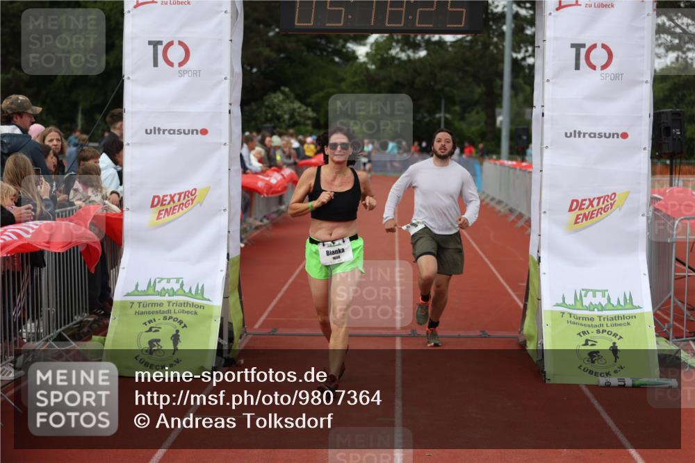 14.06.2026 - 7 Türme Triathlon Andreas Tolksdorf http://msf.ph/oto/9807364 14.06.2026 16:18:24 Ziel 679, 1421, 1658 meine-sportfotos.de