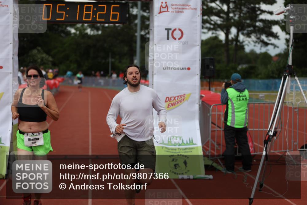 14.06.2026 - 7 Türme Triathlon Andreas Tolksdorf http://msf.ph/oto/9807366 14.06.2026 16:18:25 Ziel 1421, 1658 meine-sportfotos.de