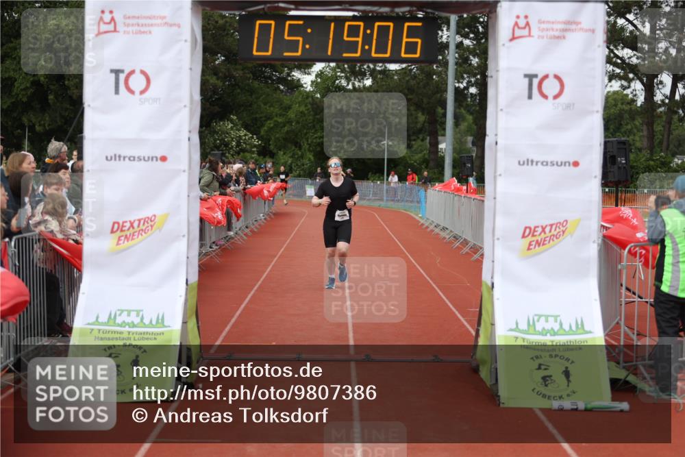 14.06.2026 - 7 Türme Triathlon Andreas Tolksdorf http://msf.ph/oto/9807386 14.06.2026 16:19:05 Ziel 1296 meine-sportfotos.de