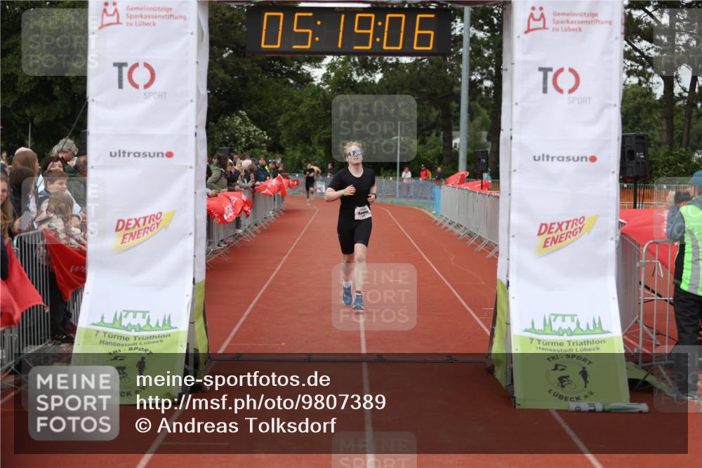 14.06.2026 - 7 Türme Triathlon Andreas Tolksdorf http://msf.ph/oto/9807389 14.06.2026 16:19:05 Ziel 1296 meine-sportfotos.de