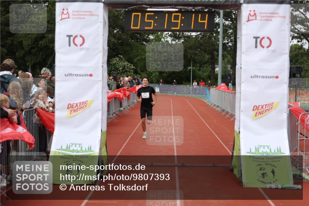 14.06.2026 - 7 Türme Triathlon Andreas Tolksdorf http://msf.ph/oto/9807393 14.06.2026 16:19:13 Ziel 1296 meine-sportfotos.de