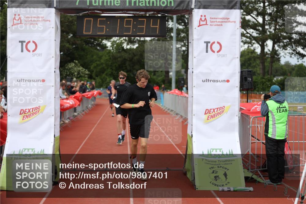 14.06.2026 - 7 Türme Triathlon Andreas Tolksdorf http://msf.ph/oto/9807401 14.06.2026 16:19:33 Ziel 1381, 1387, 1489 meine-sportfotos.de