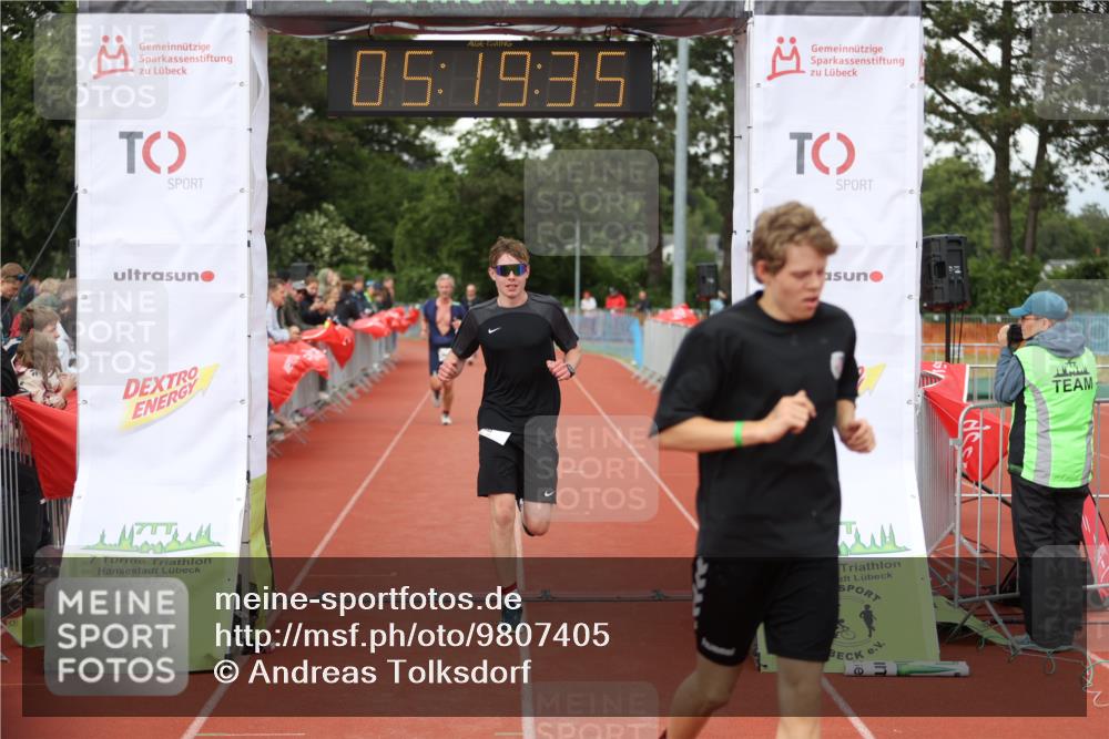 14.06.2026 - 7 Türme Triathlon Andreas Tolksdorf http://msf.ph/oto/9807405 14.06.2026 16:19:34 Ziel 1381, 1387, 1489 meine-sportfotos.de