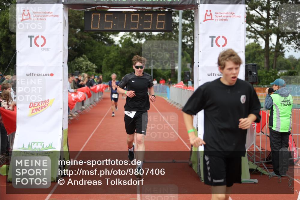14.06.2026 - 7 Türme Triathlon Andreas Tolksdorf http://msf.ph/oto/9807406 14.06.2026 16:19:35 Ziel 1381, 1387, 1489 meine-sportfotos.de