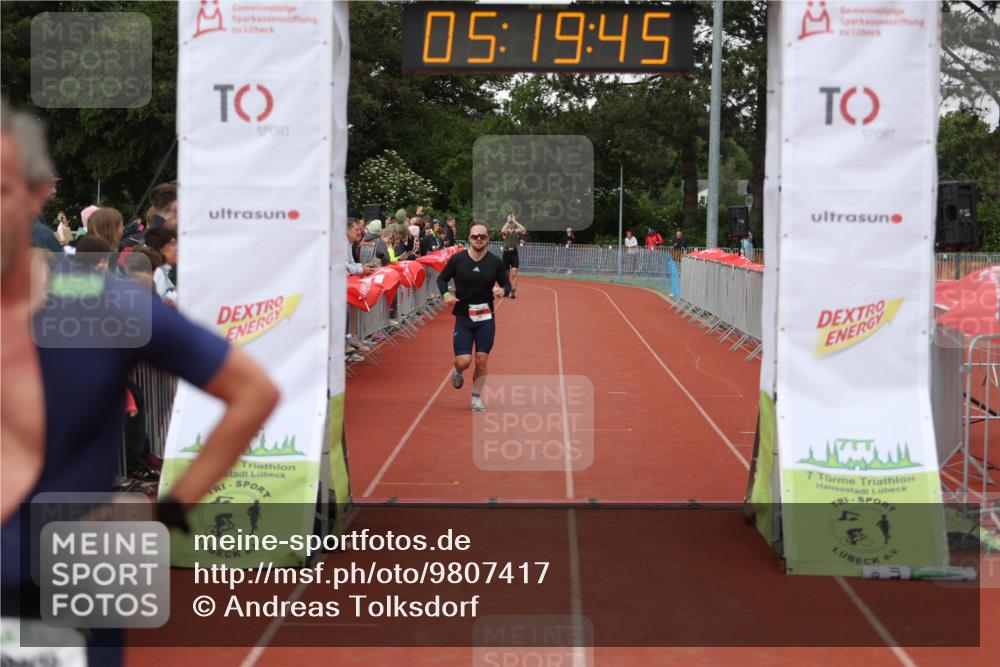 14.06.2026 - 7 Türme Triathlon Andreas Tolksdorf http://msf.ph/oto/9807417 14.06.2026 16:19:44 Ziel 727, 1387 meine-sportfotos.de